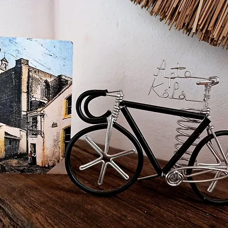 Kala Almendrillo Boutique